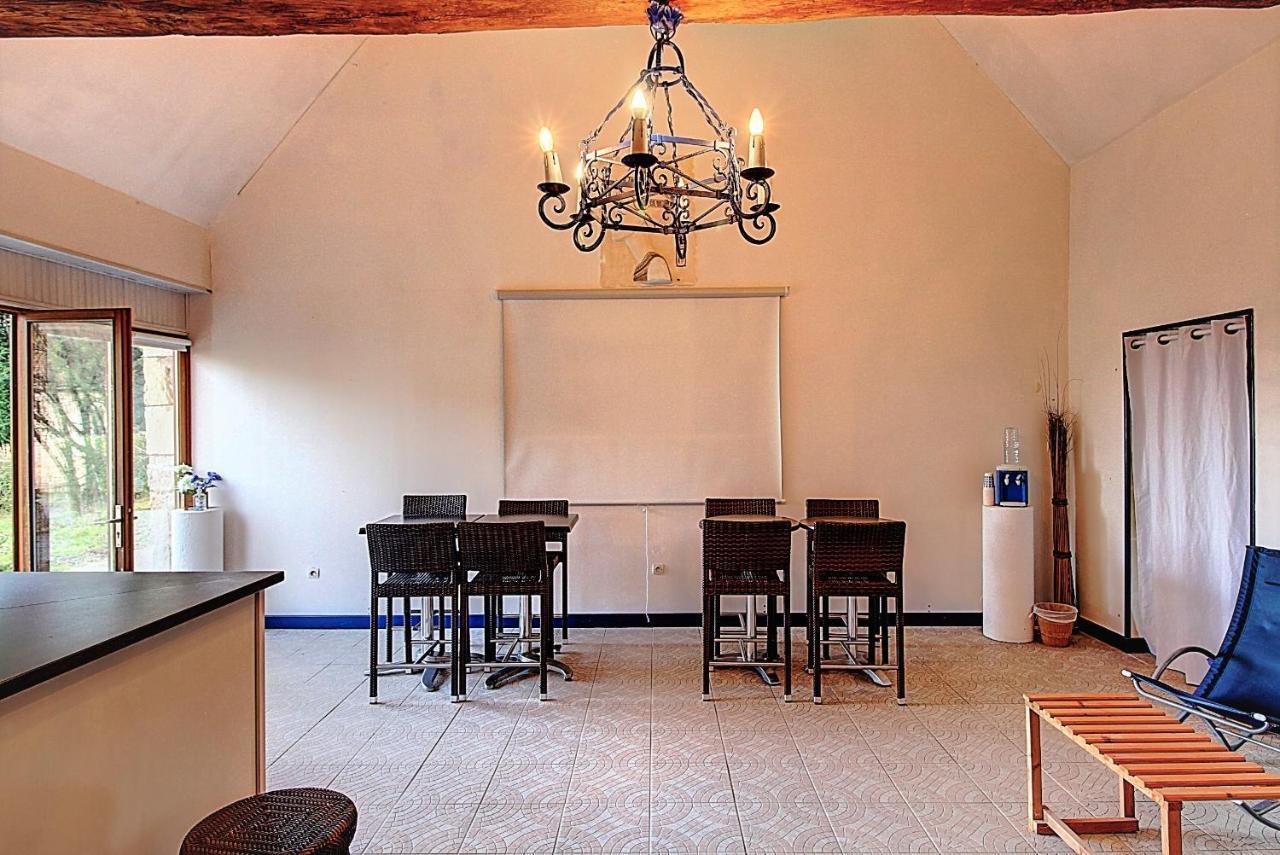 Gite De La Courtaudiere Le Petit-Pressigny Exterior photo